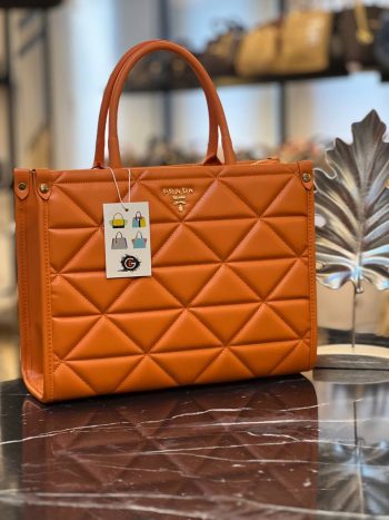 Prada narandžasta ženska torbica