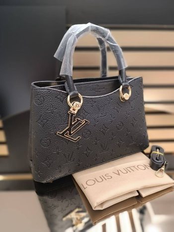 Louis Vuitton crna ženska torbica