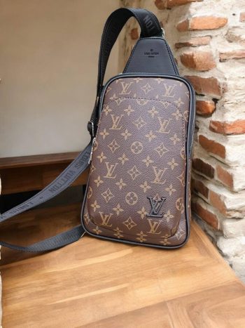 Louis Vuitton braon muška torbica