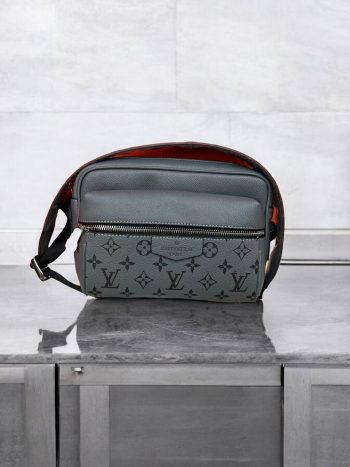 Louis Vuitton crna muška torbica