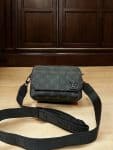 Louis Vuitton crna muška torbica