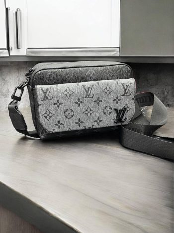 Louis Vuitton bela ženska trobica