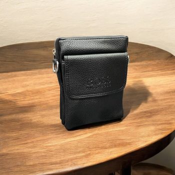 Hugo Boss crna muška torbica