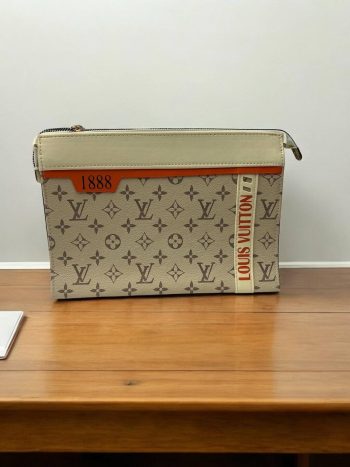 Louis Vuitton braon muška torbica